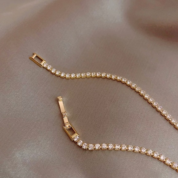 ✨Gold Tennis Bracelet✨ - Picture 2 of 8
